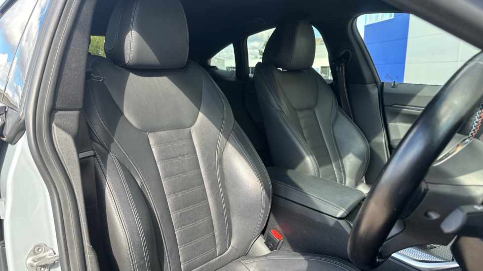 BMW i4 400kW M50 83.9kWh 5dr Auto Electric Hatchback - Image 11
