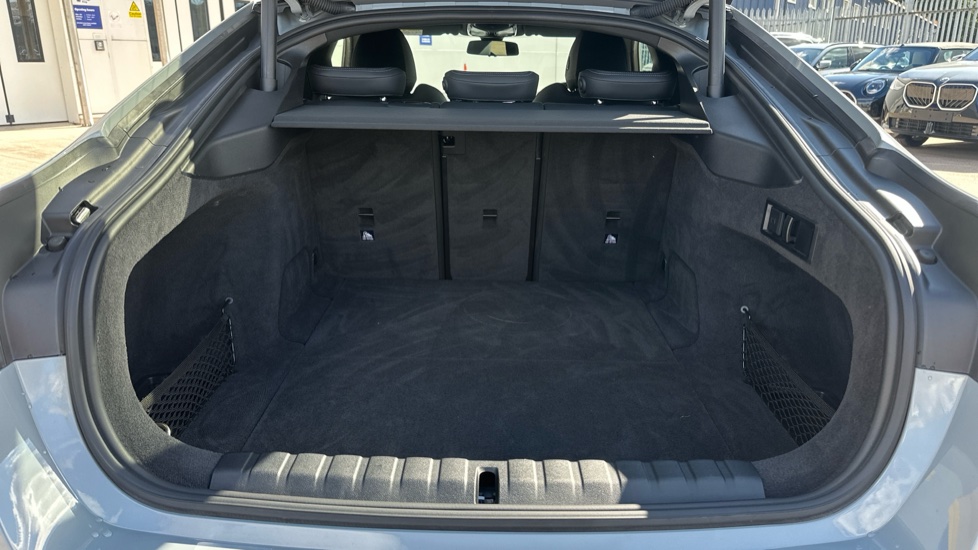 BMW i4 400kW M50 83.9kWh 5dr Auto Electric Hatchback - Image 13