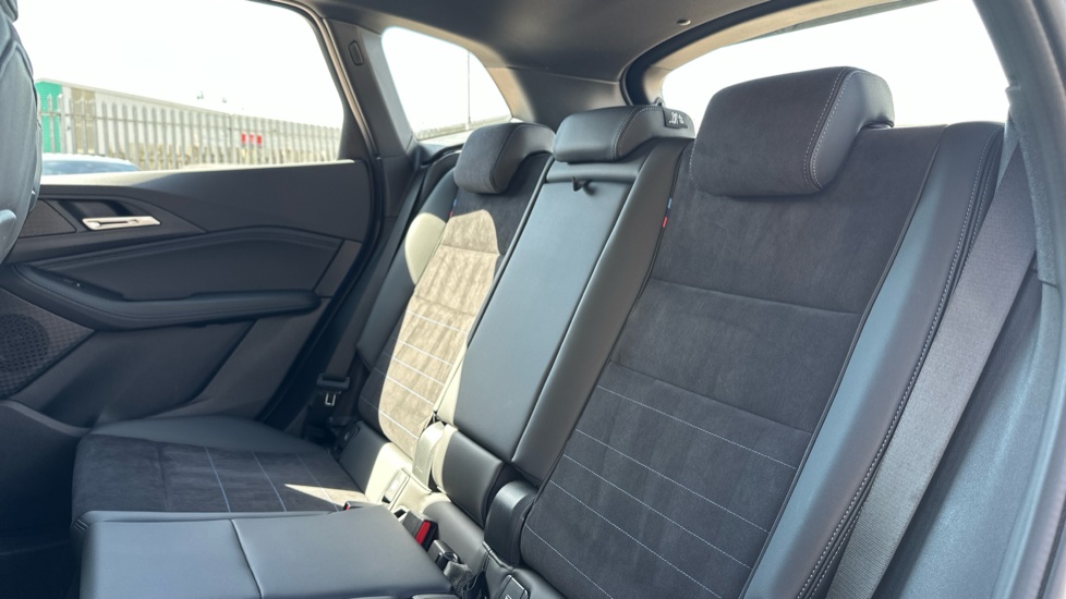 BMW 2 Series 220i MHT M Sport 5dr DCT Petrol Hatchback - Image 12