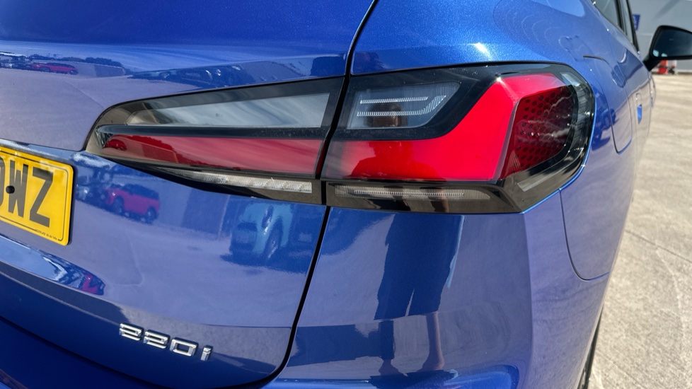 BMW 2 Series 220i MHT M Sport 5dr DCT Petrol Hatchback - Image 22