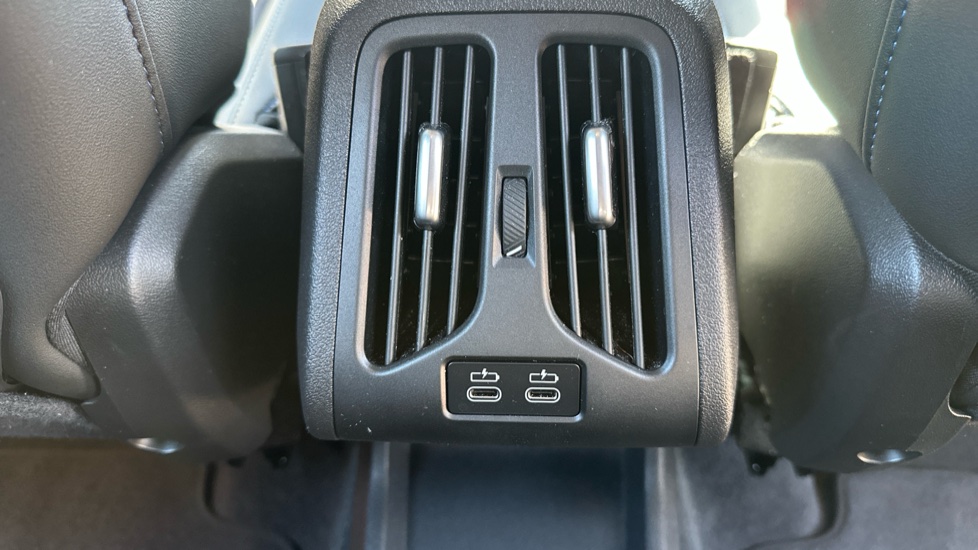 BMW 2 Series 220i MHT M Sport 5dr DCT Petrol Hatchback - Image 30