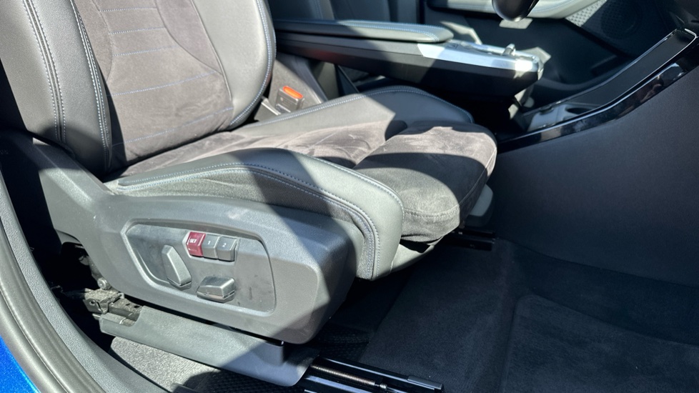BMW 2 Series 220i MHT M Sport 5dr DCT Petrol Hatchback - Image 34