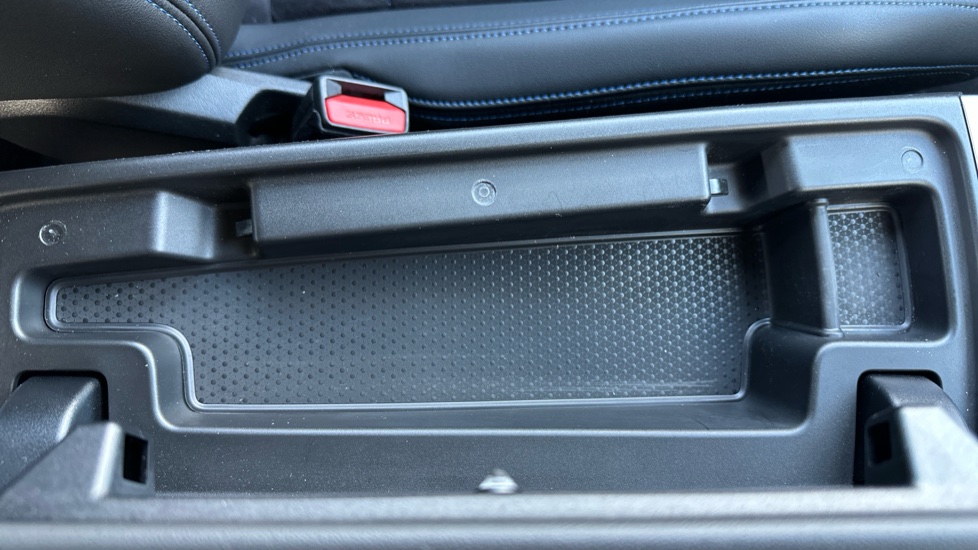 BMW 2 Series 220i MHT M Sport 5dr DCT Petrol Hatchback - Image 61