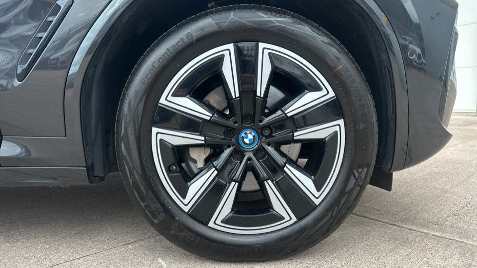 BMW iX3 210kW M Sport 80kWh 5dr Auto Electric Estate - Image 14