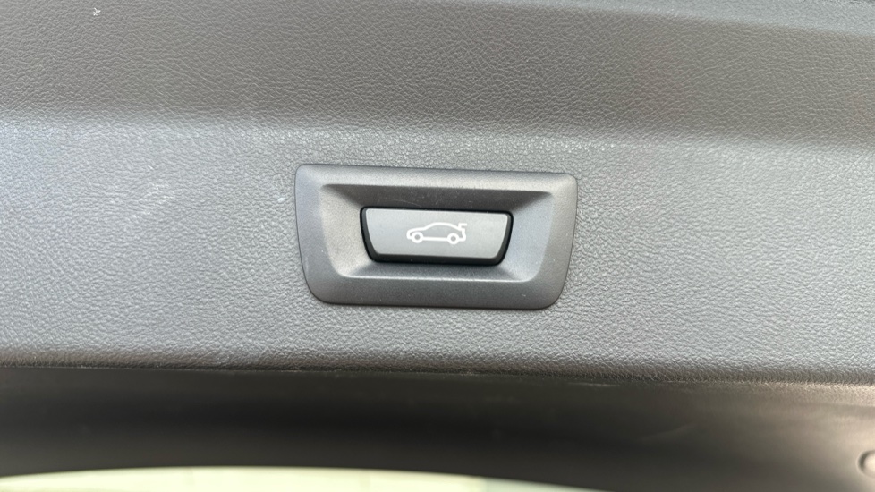 BMW iX3 210kW M Sport 80kWh 5dr Auto Electric Estate - Image 30