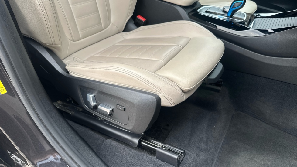 BMW iX3 210kW M Sport 80kWh 5dr Auto Electric Estate - Image 38