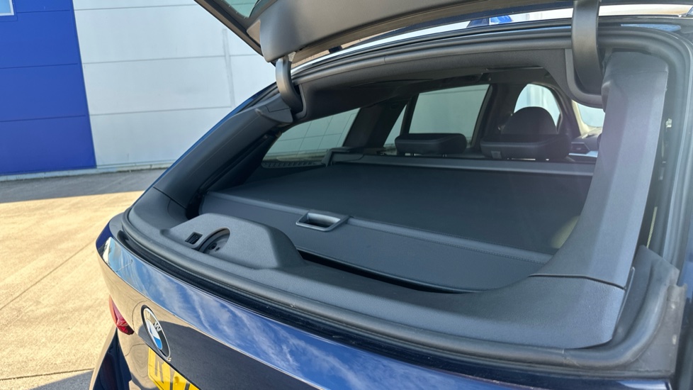 BMW 3 Series 320i M Sport 5dr Step Auto Petrol Estate - Image 26