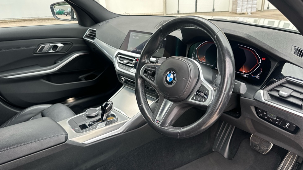 BMW 3 Series 320i M Sport 4dr Step Auto [Pro Pack] Petrol Saloon - Image 6