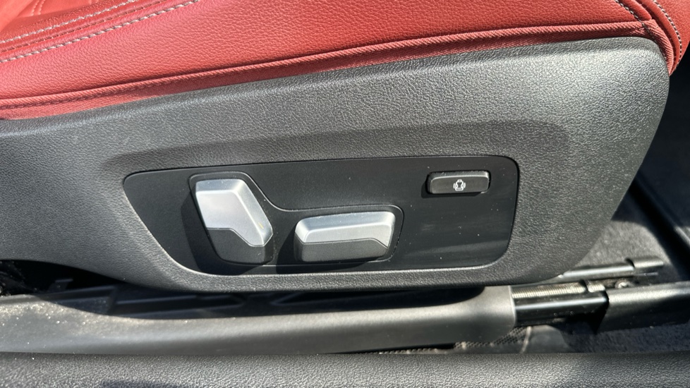 BMW 4 Series 420i M Sport Pro Edition 2dr Step Auto Petrol Convertible - Image 32