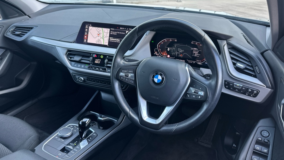 BMW 1 Series 118i [136] SE 5dr [Live Cockpit Professional] Petrol Hatchback - Image 6
