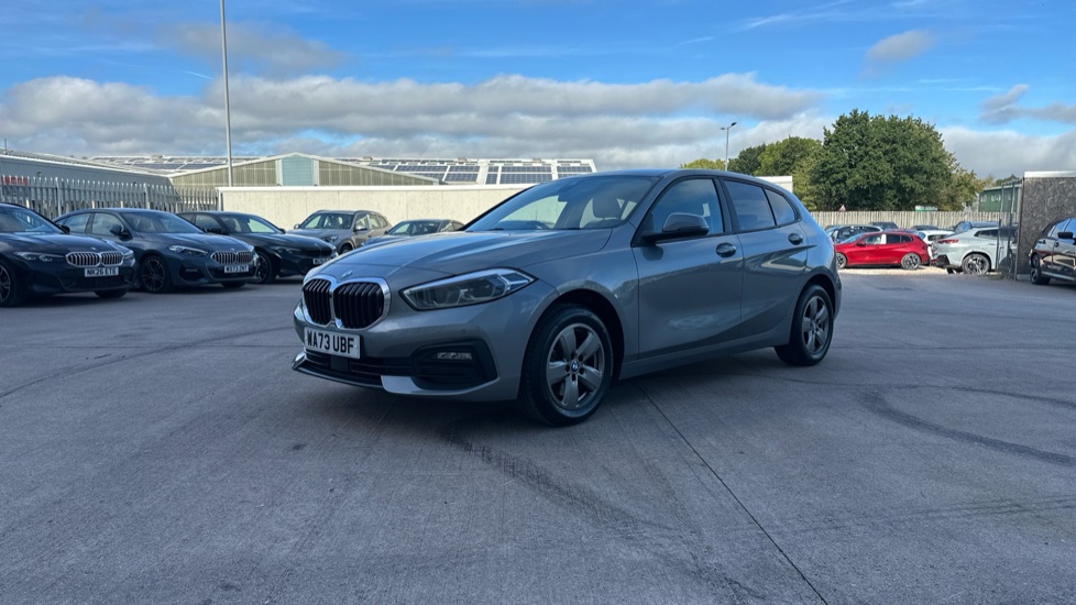 BMW 1 Series 118i [136] SE 5dr [Live Cockpit Professional] Petrol Hatchback - Image 24