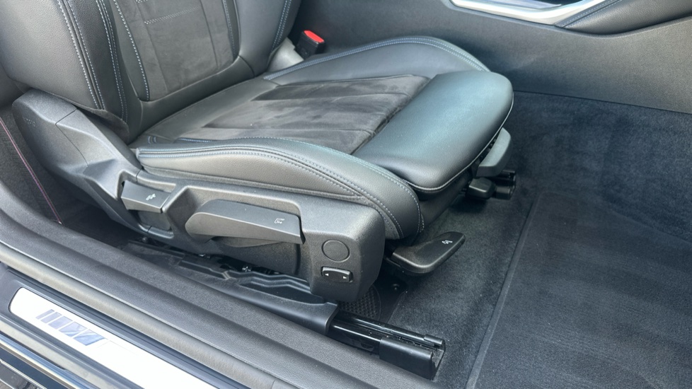 BMW 2 Series 220i M Sport 2dr Step Auto Petrol Coupe - Image 30