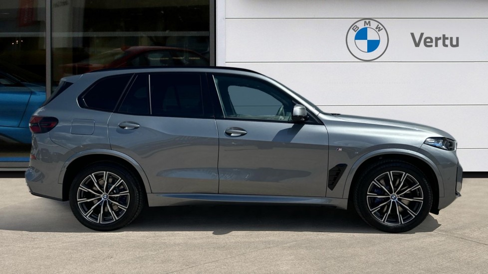 BMW X5 xDrive50e M Sport 5dr Auto Estate - Image 3