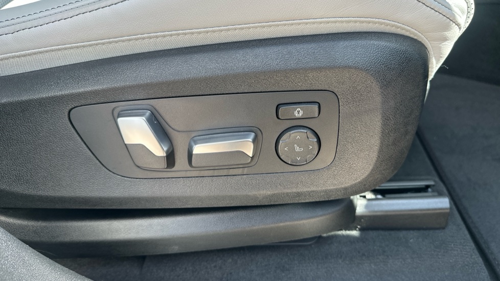 BMW X5 xDrive50e M Sport 5dr Auto Estate - Image 36