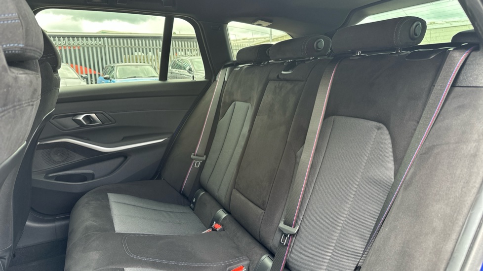 BMW 3 Series 320i M Sport 5dr Step Auto [Pro Pack] Petrol Estate - Image 12