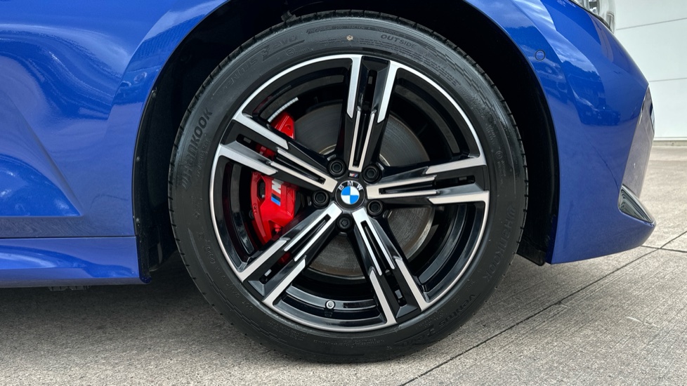 BMW 3 Series 320i M Sport 5dr Step Auto [Pro Pack] Petrol Estate - Image 14