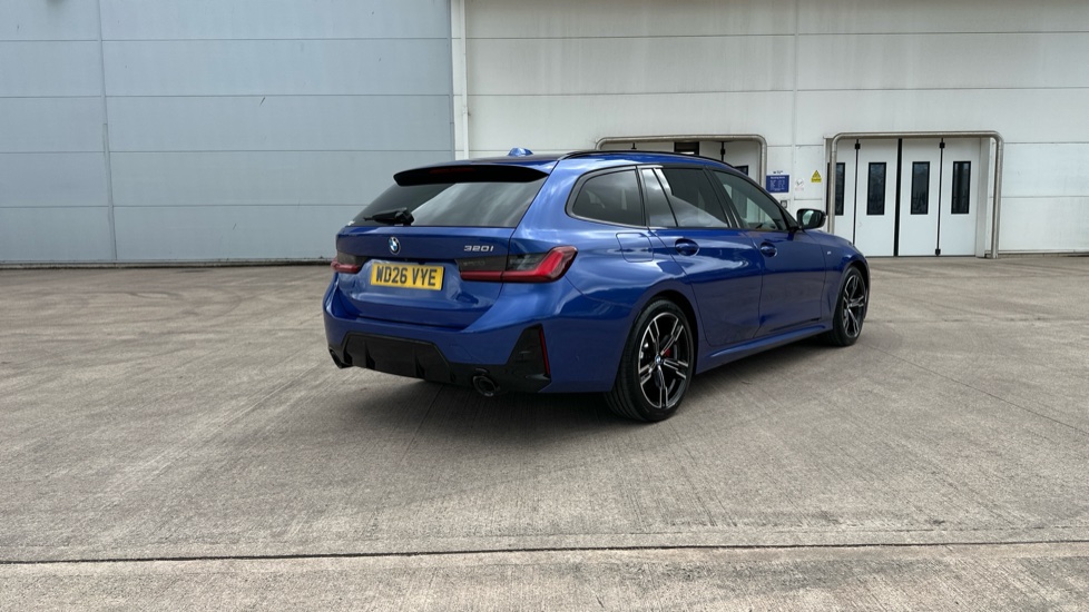 BMW 3 Series 320i M Sport 5dr Step Auto [Pro Pack] Petrol Estate - Image 25