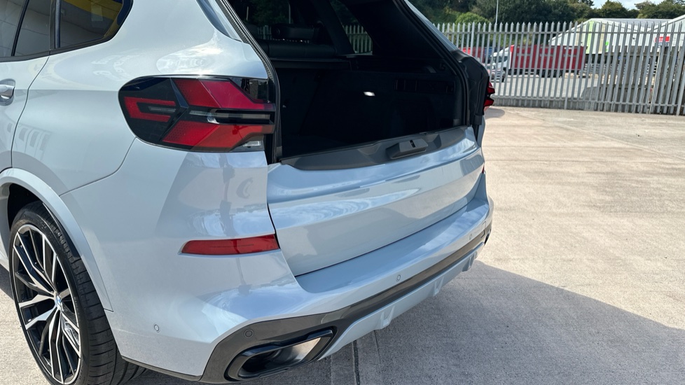 BMW X5 xDrive40d MHT M Sport 5dr Auto Diesel Estate - Image 28
