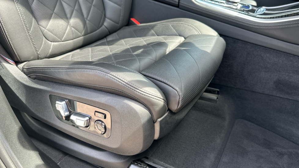 BMW X5 xDrive40d MHT M Sport 5dr Auto Diesel Estate - Image 37