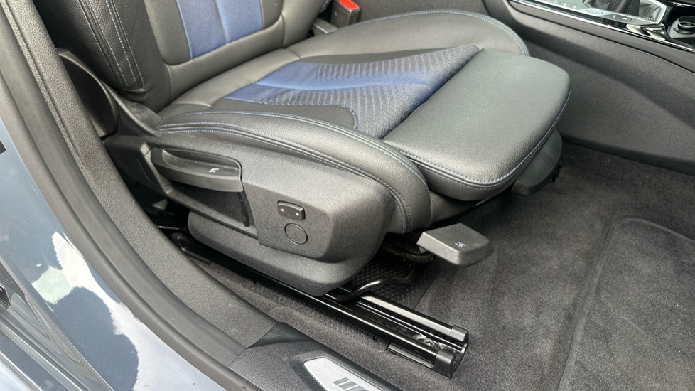 BMW 2 Series 218i [136] M Sport 4dr Petrol Saloon - Image 32