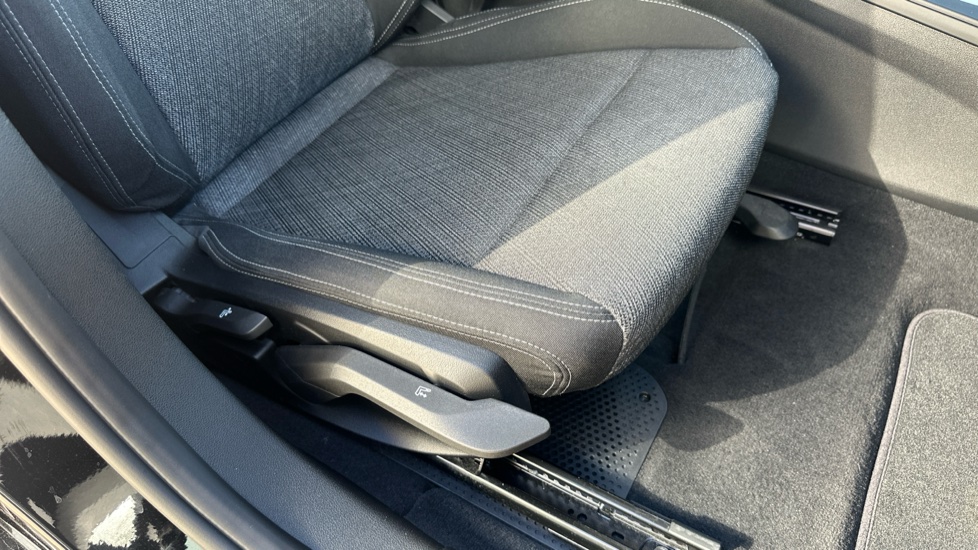 BMW 1 Series 120 Sport 5dr Step Auto Petrol Hatchback - Image 28