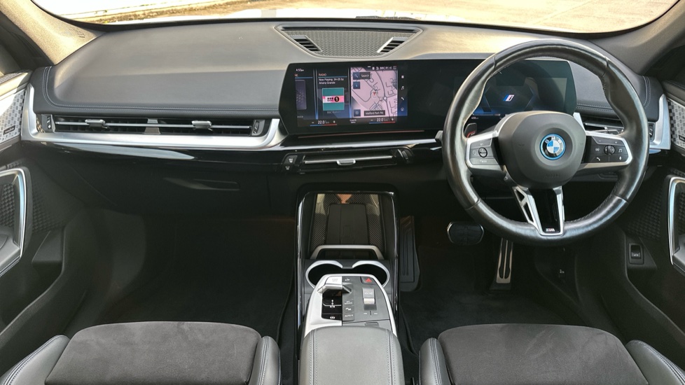 BMW iX1 230kW xDrive30 M Sport 65kWh 5dr Auto Electric Estate - Image 4