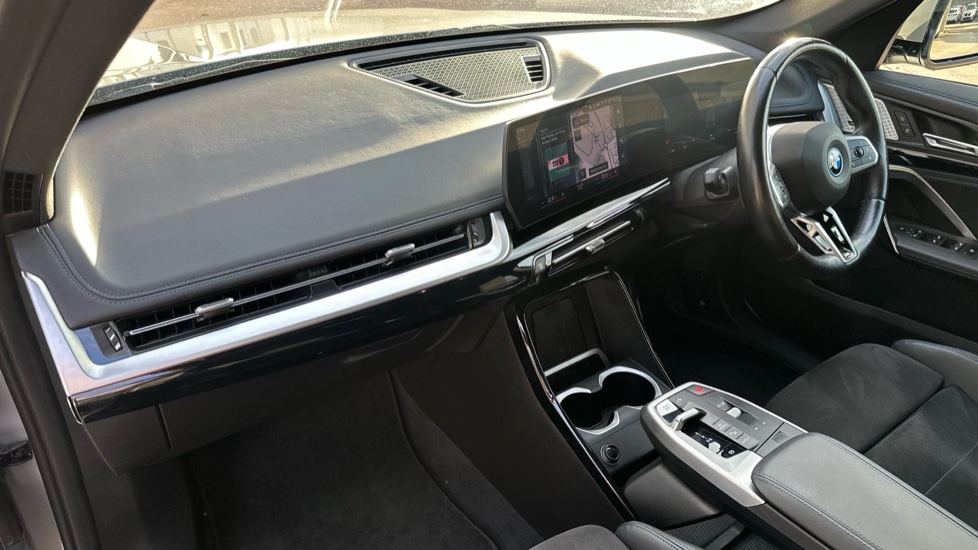 BMW iX1 230kW xDrive30 M Sport 65kWh 5dr Auto Electric Estate - Image 7