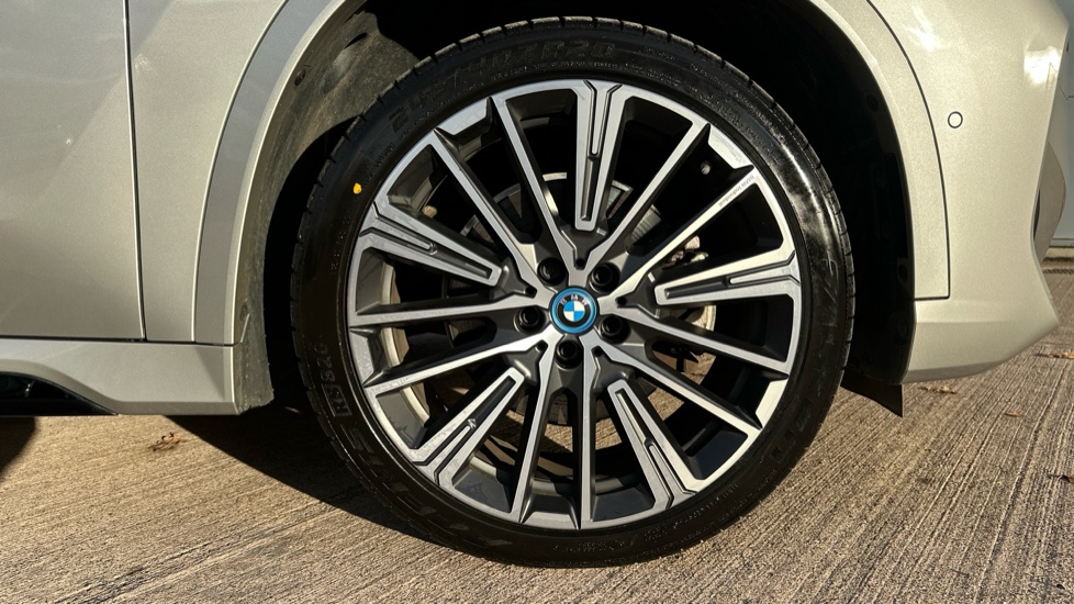 BMW iX1 230kW xDrive30 M Sport 65kWh 5dr Auto Electric Estate - Image 14