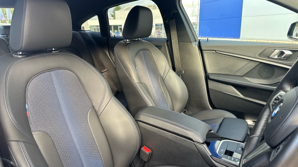 BMW 2 Series 218i [136] M Sport 4dr DCT Petrol Saloon - Image 11