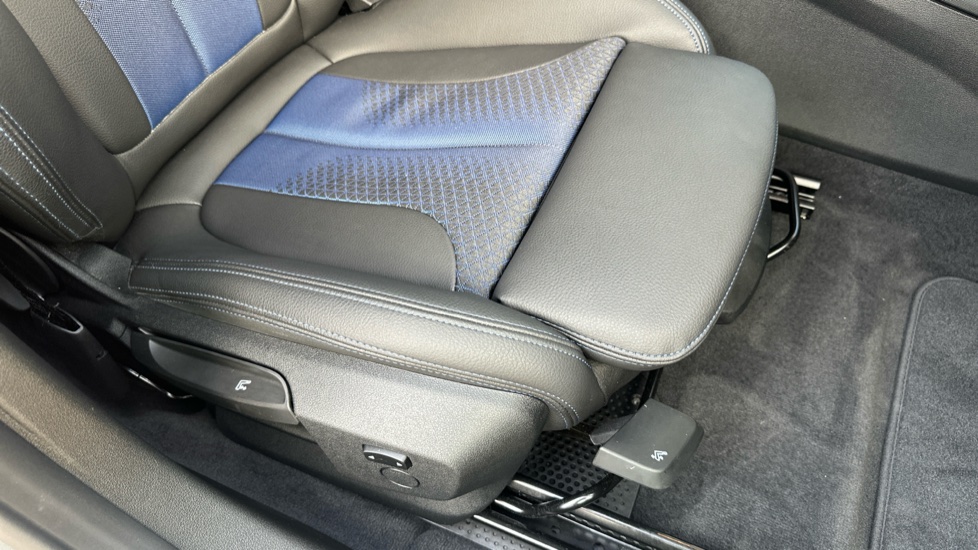 BMW 2 Series 218i [136] M Sport 4dr DCT Petrol Saloon - Image 30