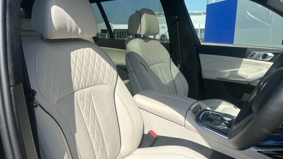 BMW X7 xDrive40d MHT M Sport 5dr Step Auto Diesel Estate - Image 11