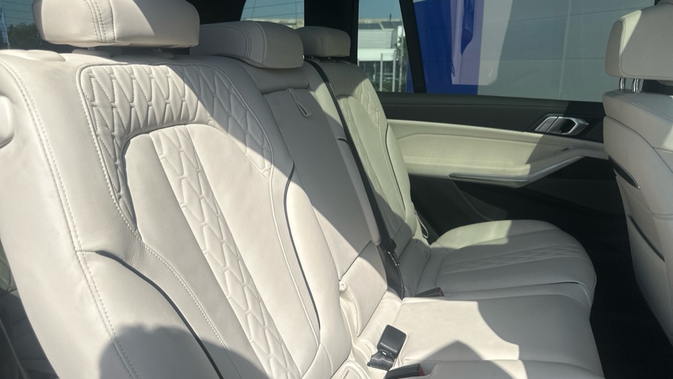 BMW X7 xDrive40d MHT M Sport 5dr Step Auto Diesel Estate - Image 12