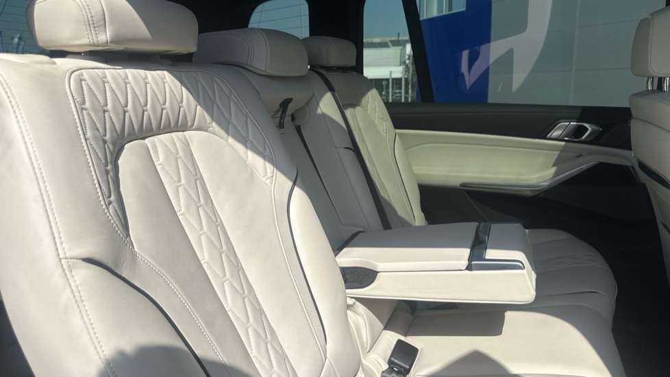 BMW X7 xDrive40d MHT M Sport 5dr Step Auto Diesel Estate - Image 28