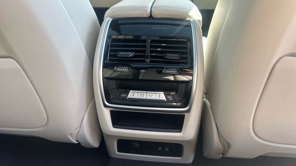 BMW X7 xDrive40d MHT M Sport 5dr Step Auto Diesel Estate - Image 31