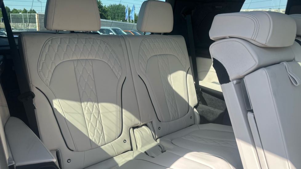 BMW X7 xDrive40d MHT M Sport 5dr Step Auto Diesel Estate - Image 32