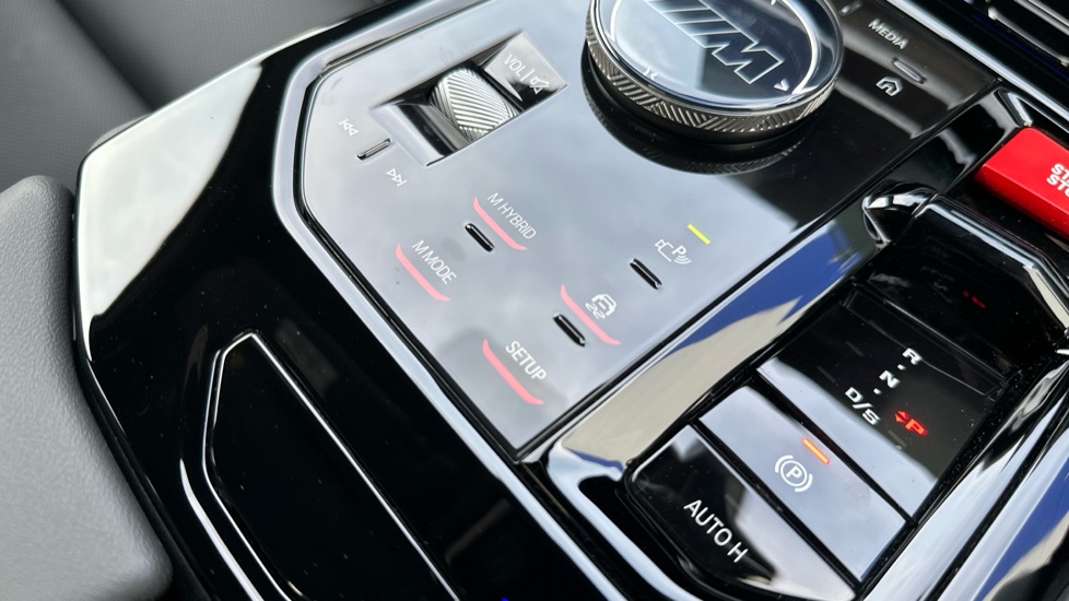 BMW M5 4dr DCT Saloon - Image 19