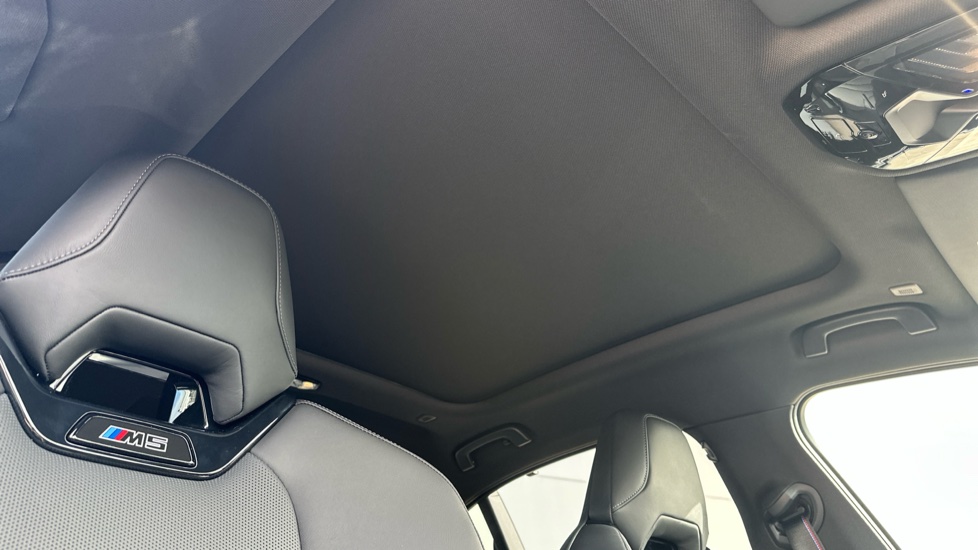 BMW M5 4dr DCT Saloon - Image 27