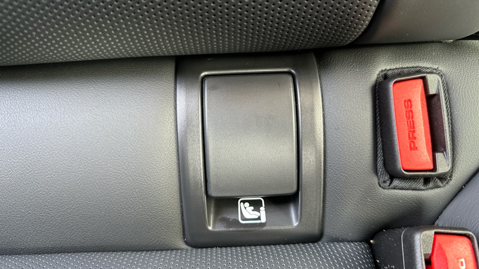 BMW M5 4dr DCT Saloon - Image 31