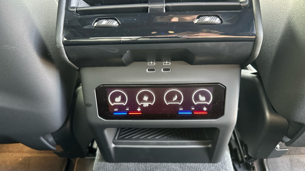 BMW M5 4dr DCT Saloon - Image 33