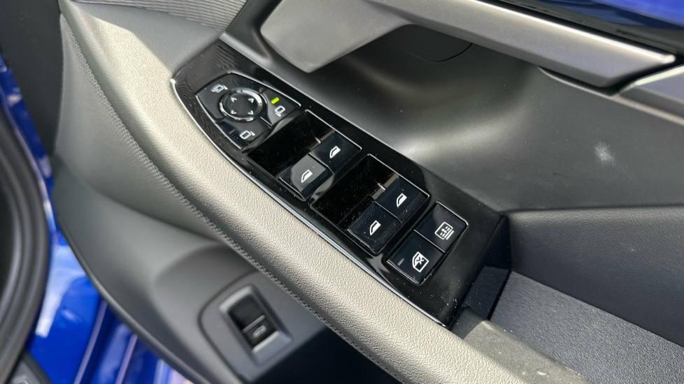 BMW M5 4dr DCT Saloon - Image 35