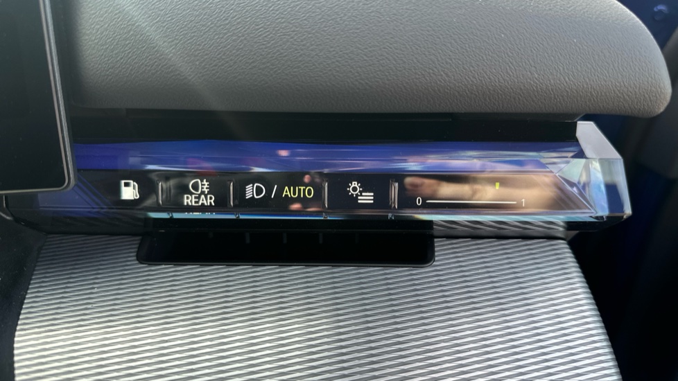 BMW M5 4dr DCT Saloon - Image 37