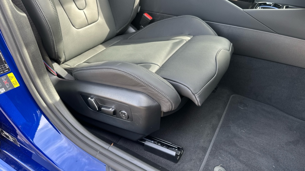 BMW M5 4dr DCT Saloon - Image 39