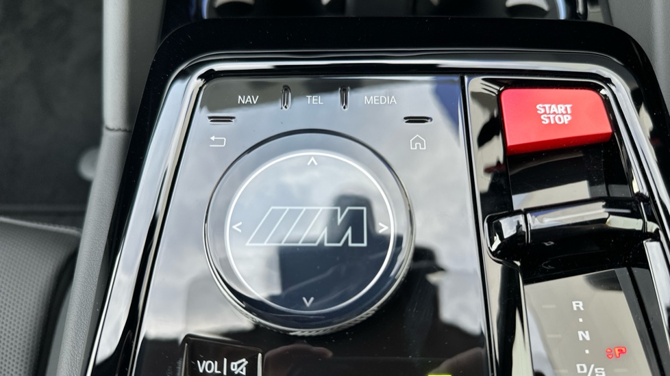 BMW M5 4dr DCT Saloon - Image 40