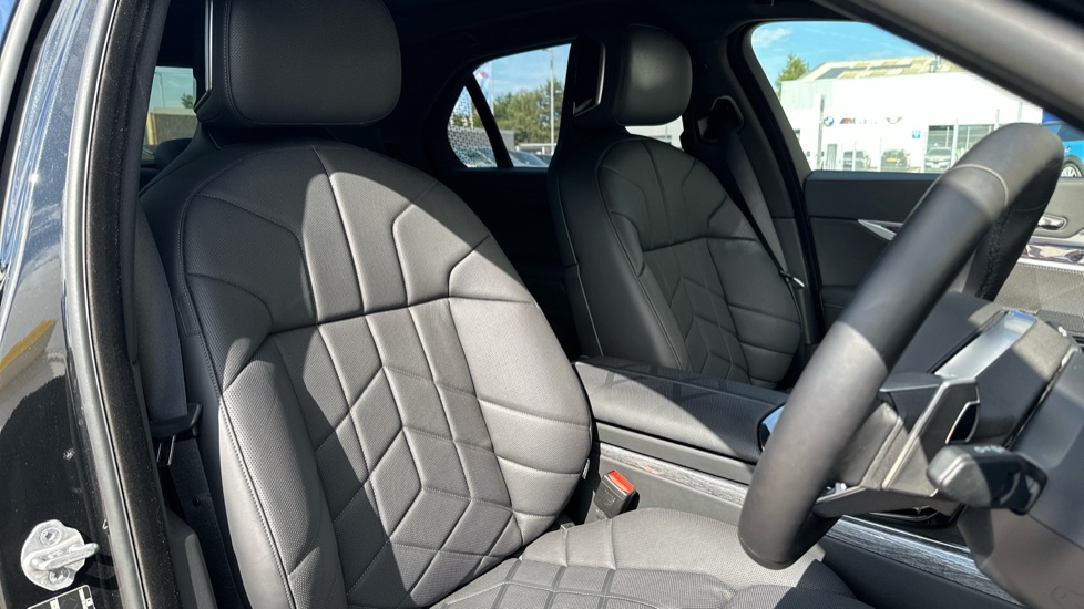 BMW 7 Series 750e xDrive M Sport 4dr Auto [Executive Pack] Saloon - Image 11