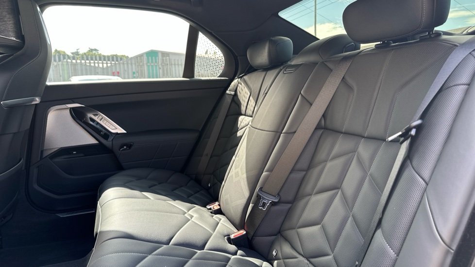 BMW 7 Series 750e xDrive M Sport 4dr Auto [Executive Pack] Saloon - Image 12