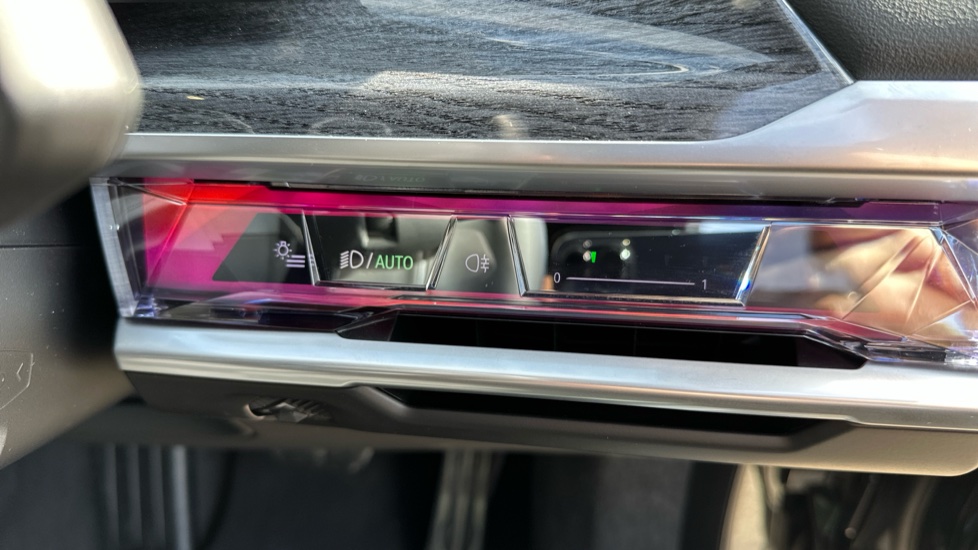 BMW 7 Series 750e xDrive M Sport 4dr Auto [Executive Pack] Saloon - Image 35