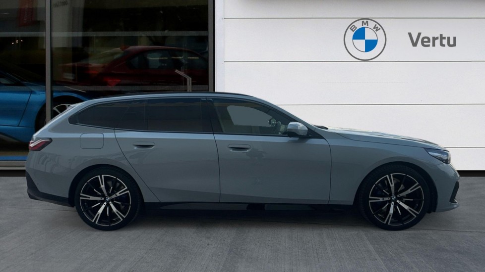 BMW 5 Series 530e M Sport 5dr Auto Estate - Image 3