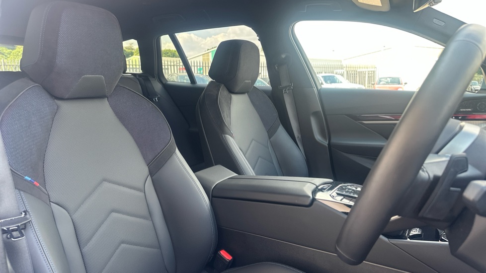 BMW 5 Series 530e M Sport 5dr Auto Estate - Image 11