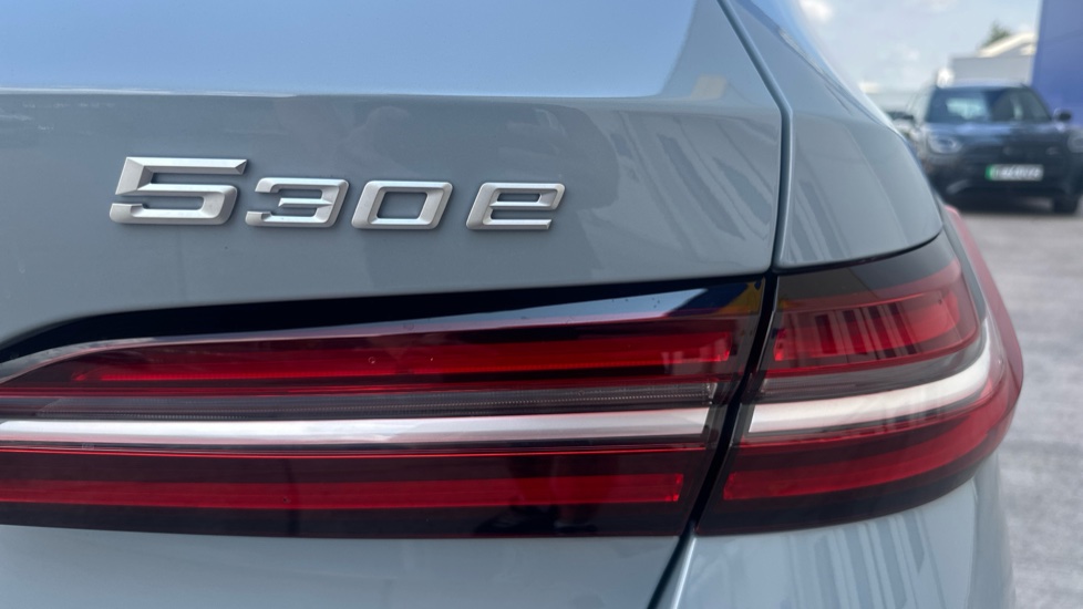 BMW 5 Series 530e M Sport 5dr Auto Estate - Image 22