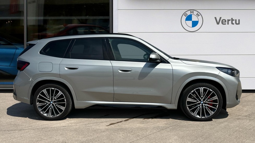 BMW iX1 230kW xDr30 MSport 65kWh 5dr Auto [Tech+/Pro/22kW] Electric Estate - Image 3